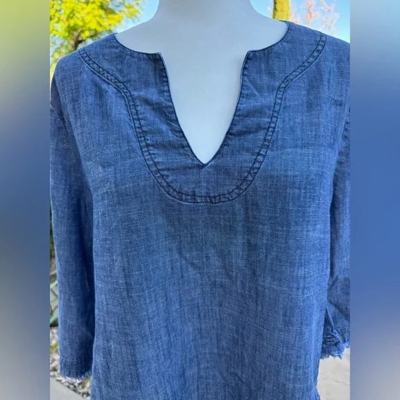 🌺Trina Turk Freyed Blue Top - Picture 4 of 8